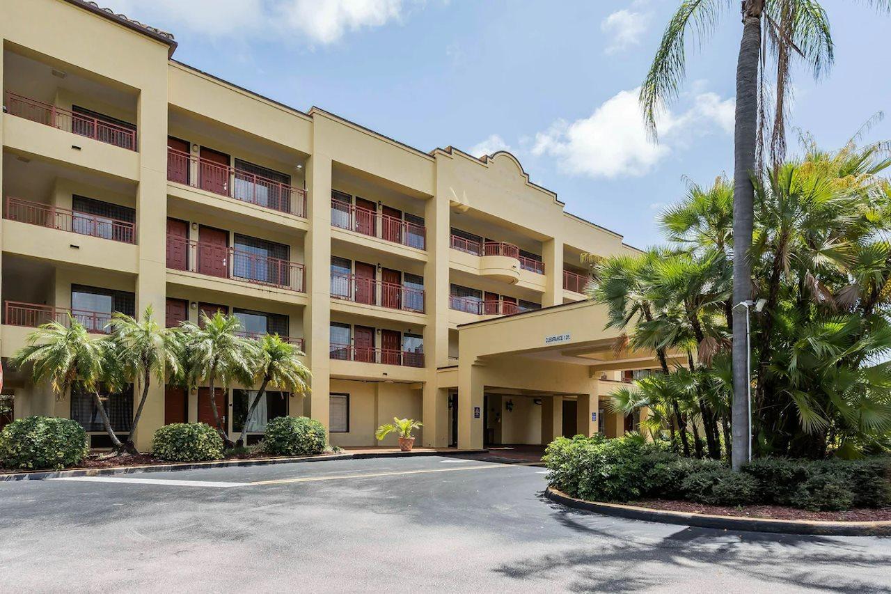 Boca Suites Deerfield Beach; Surestay Collection By BW Екстериор снимка