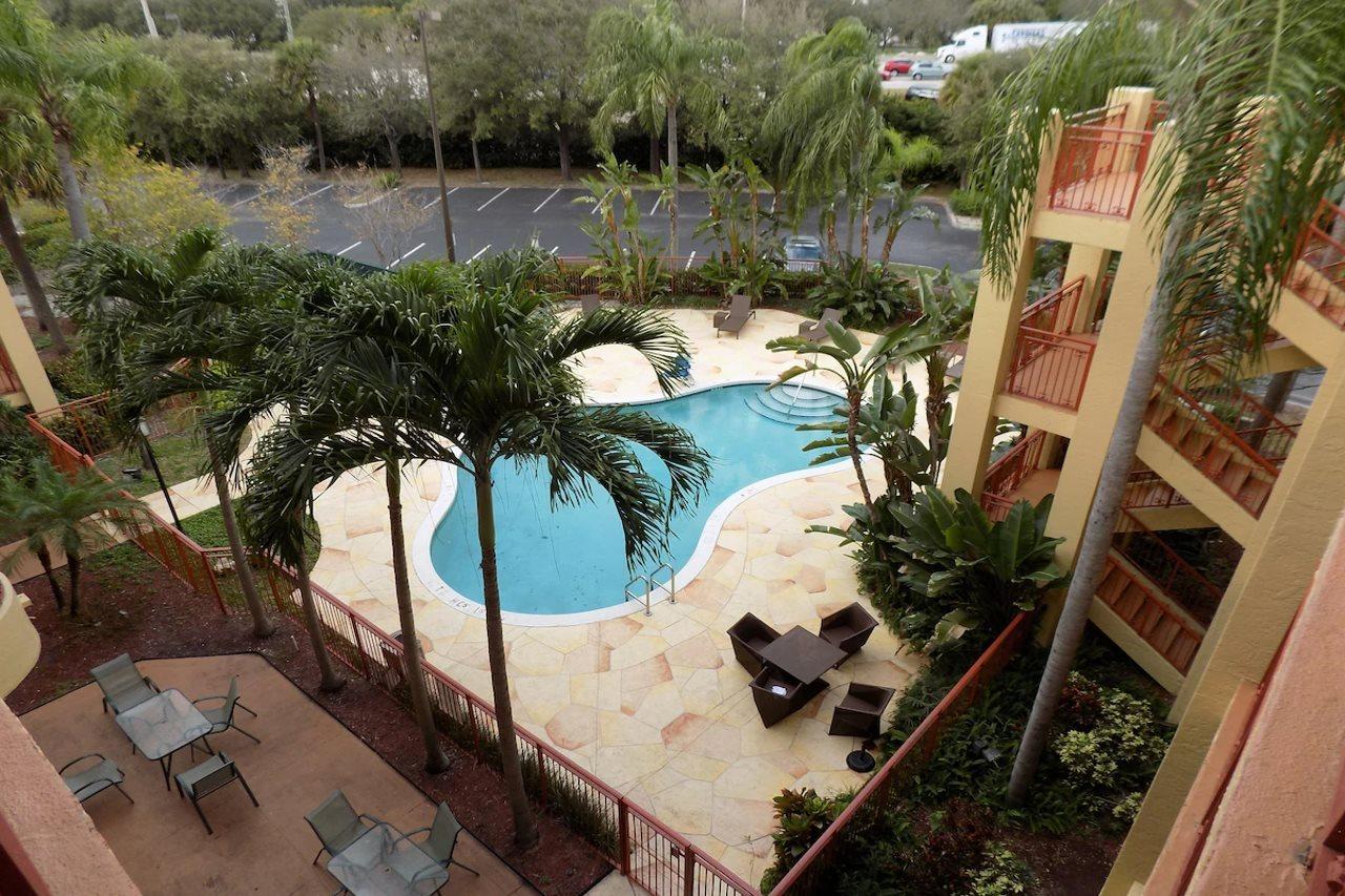 Boca Suites Deerfield Beach; Surestay Collection By BW Екстериор снимка